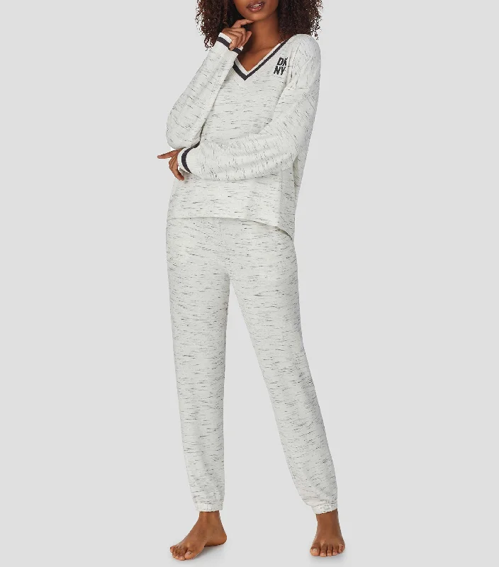 women's pajamas with an elasticized cuffsPijama DKNY