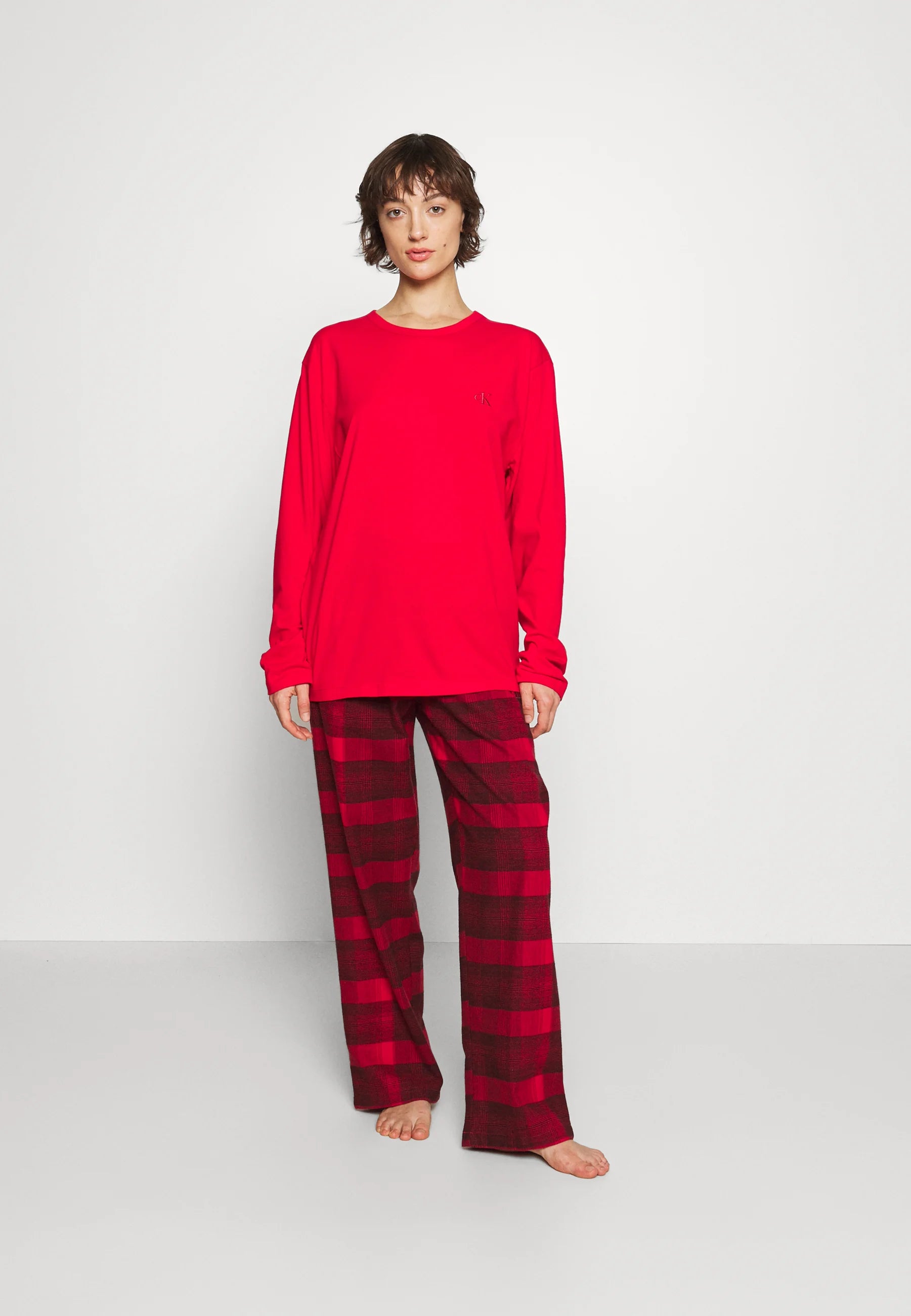 women's pajamas for those who seek ultimate relaxationPijama Calvin Klein