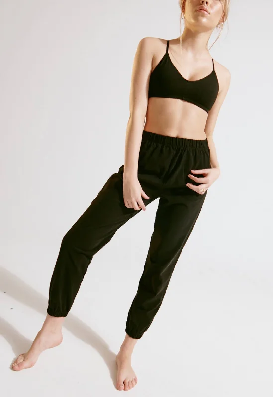 women's pajamas in bold patternsBlush The Cozy Jogger Black