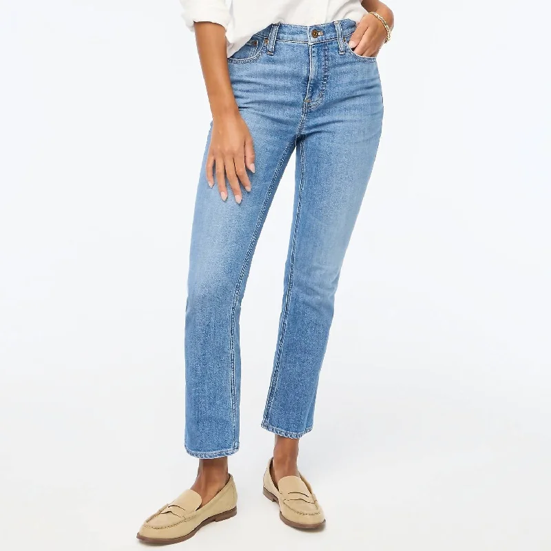 Women's Jodhpurs with Wide CollarMidrise Flare Crop Jeans In Blue Pebble Wash