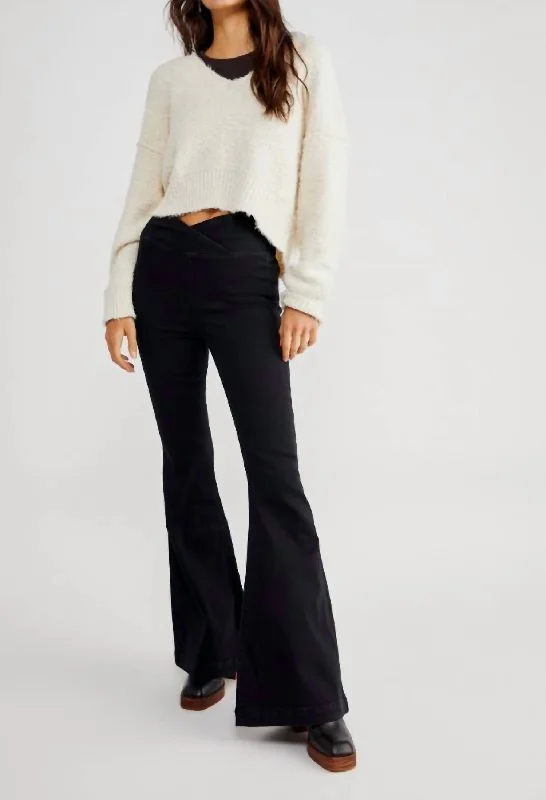 Women's Jodhpurs with DrawstringVenice Beach Flare Jeans In Black