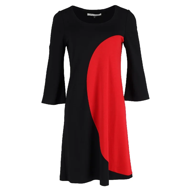 Women's Low-Neck DressesDiane von Furstenberg Colorblock Pattern Knee-Length Dress in Black Wool