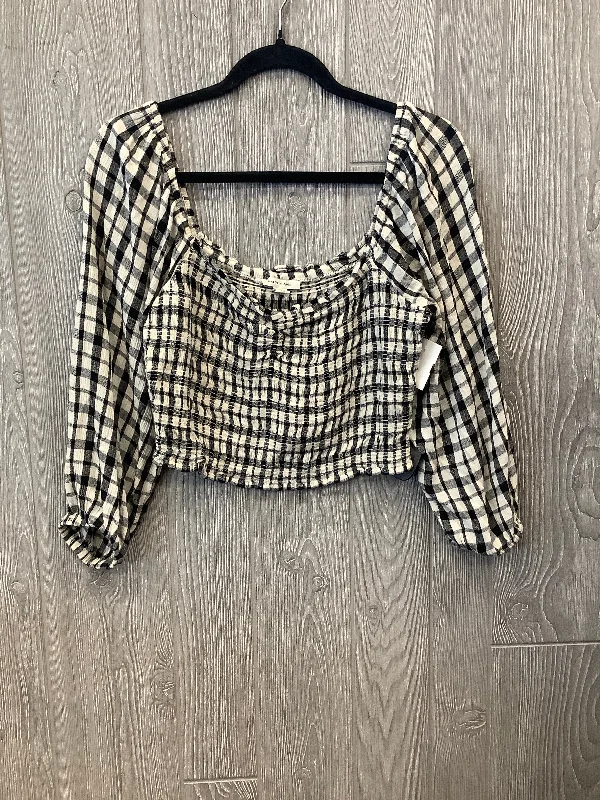 Women's Blouse with Collarless DesignTop Long Sleeve By American Eagle In Plaid Pattern, Size: M