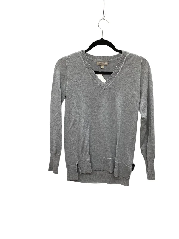 Women's Blouse with Low CollarTop Long Sleeve By Banana Republic In Grey, Size: S