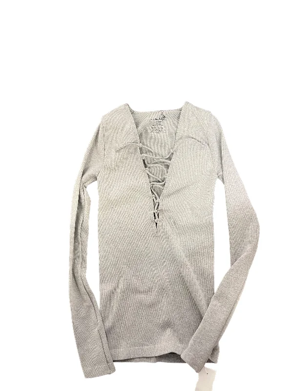 Women's Blouse with FlouncesTop Long Sleeve By Free People In Grey, Size: Xs